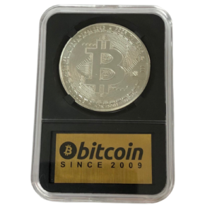 Sammelmünze „BITCOIN (BTC)“ silber in edlem GRADING CASE mit golden funkelnder „Bitcoin since 2009 Etikette“