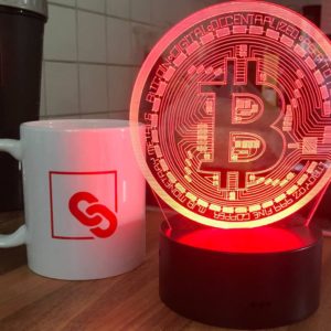Bitcoin, Multicolor LED Lampe Sockel ∅ 9 cm | BTC Logo ∅ 12 cm